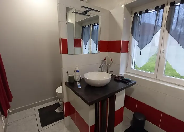 Privee ホームステイ ル・ビュグ